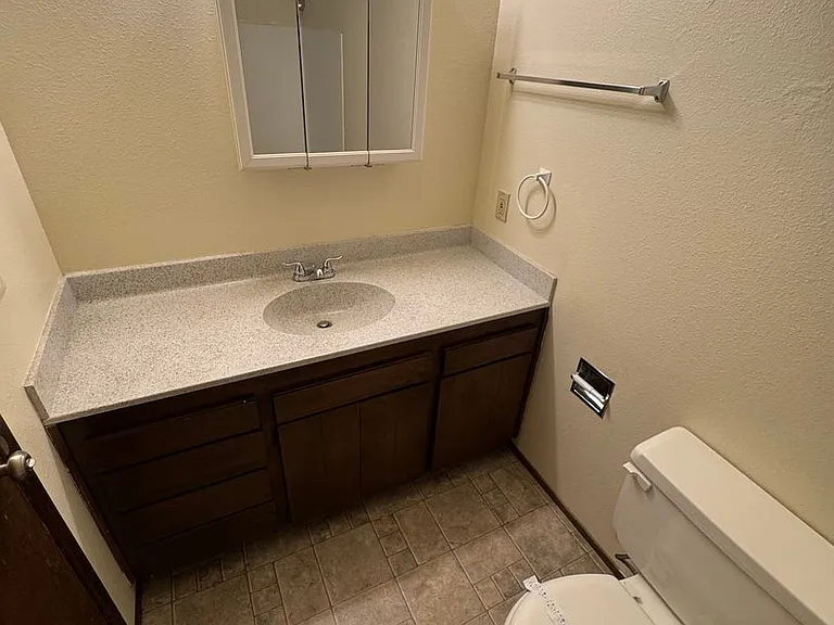 3232 NE Lancaster St #1 — Photo 5