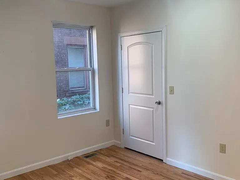 63 Hungerford St — Photo 7