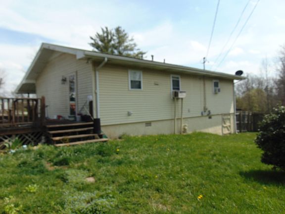 4th image of 531 Burnett St