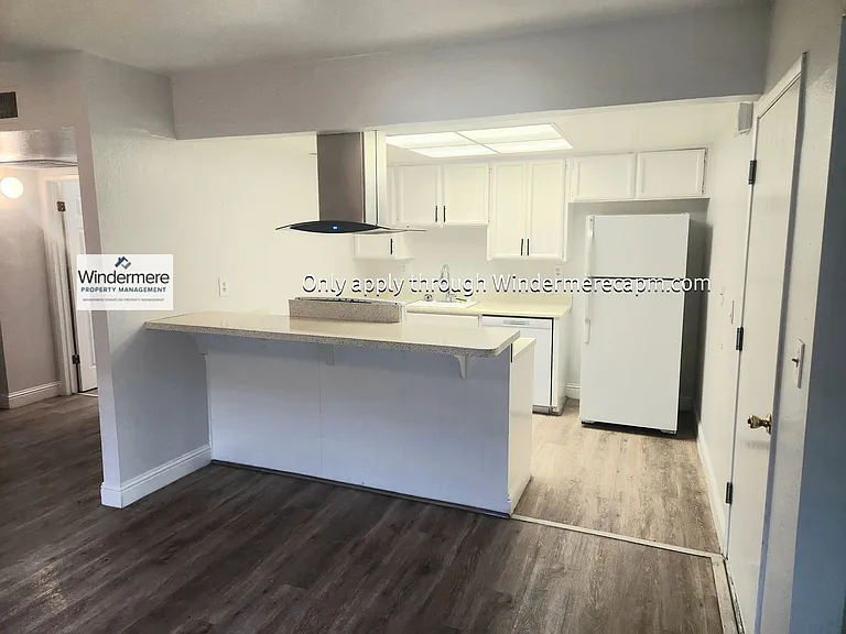 Cozy Halfplex in Carmichael- Available Now. — Photo 6