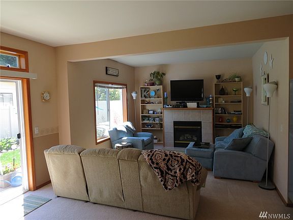 5th image of 418 17th St SE Unit 4D