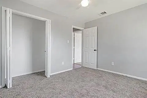 621 W 9th St — photo 11