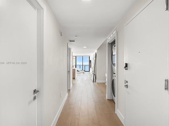 5th image of 460 NE 28th St APT 1801