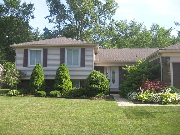 2nd image of 30963 Mayville St