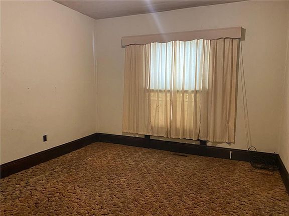 5th image of 250 N Van Buren St