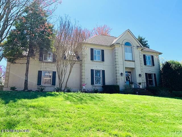 1st image of 914 Hayslope Dr