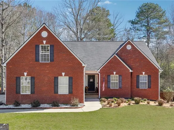 509 Plantation Creek Dr, Loganville, GA 30052