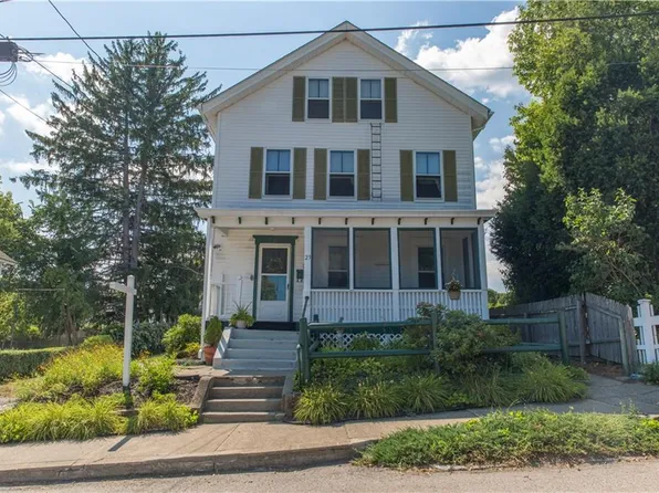23 Blackmore St, Warwick, RI 02818