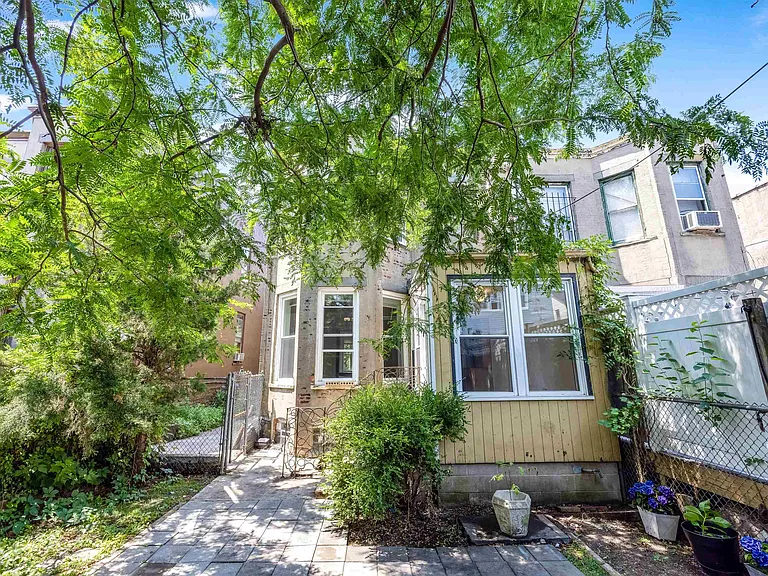 258 Woodlawn Ave — Photo 26