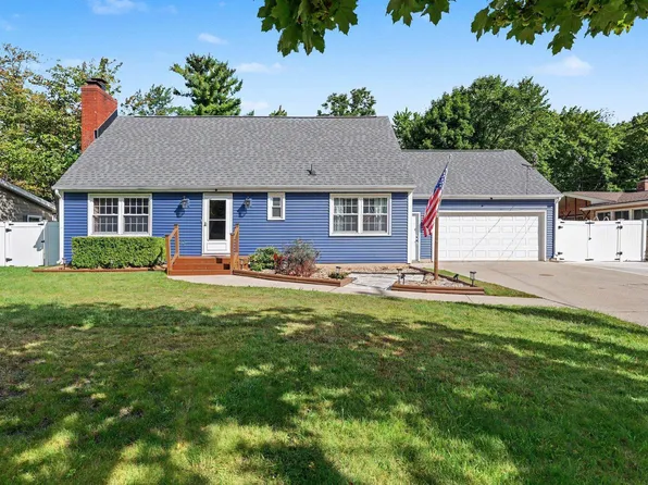 1308 Dilloway Dr, Midland, MI 48640