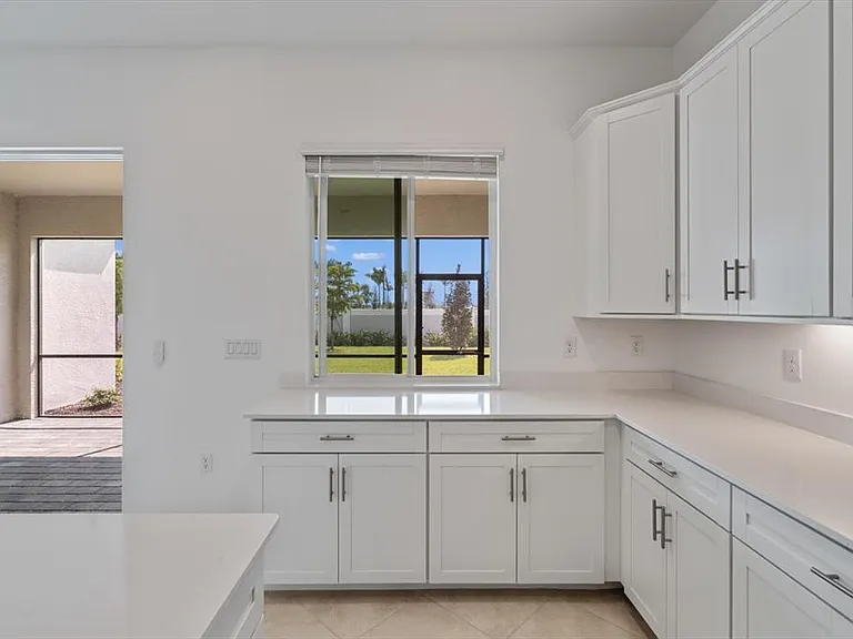 17118 Jadestone Ct — Photo 6