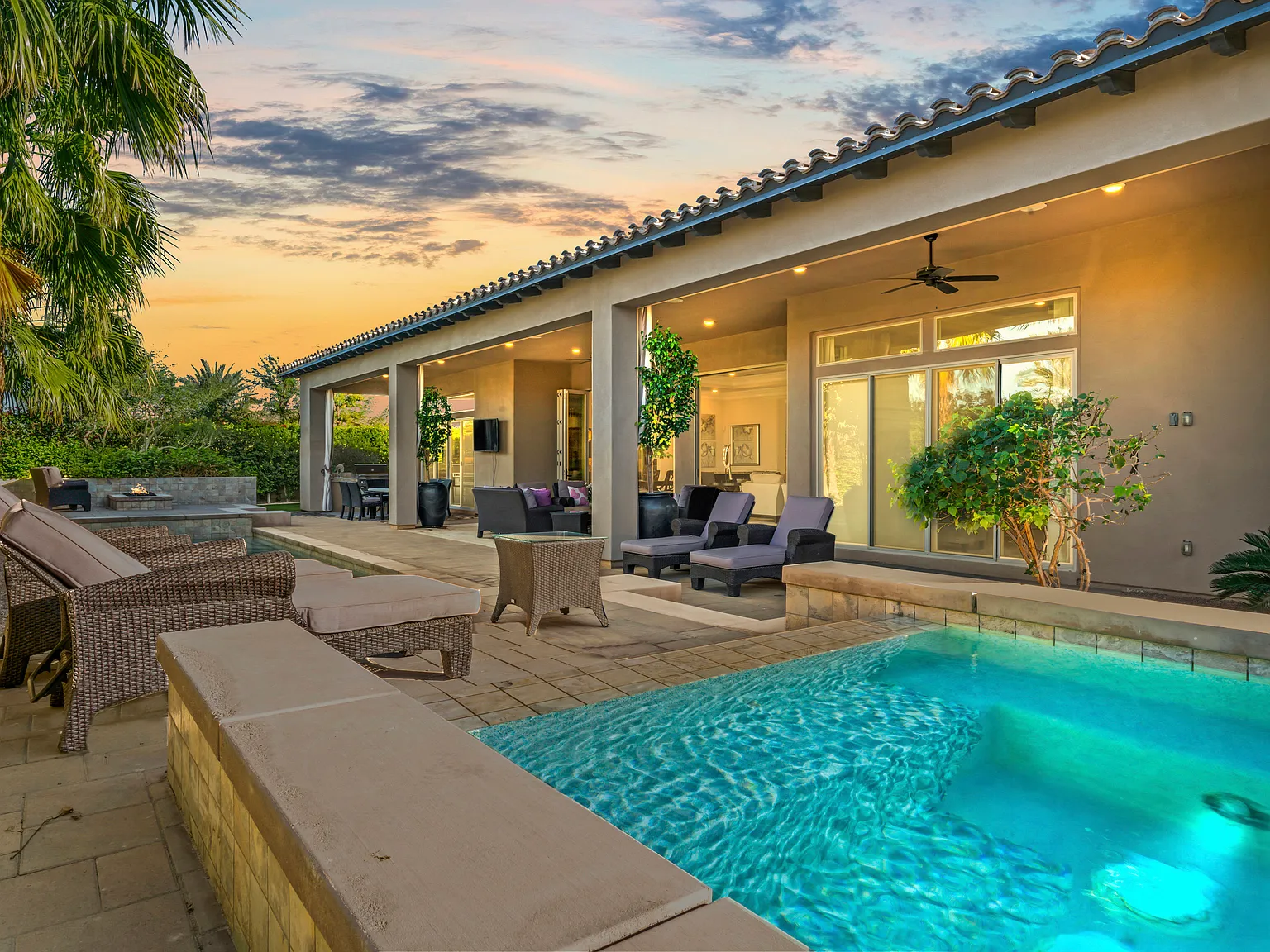 4 bed, 4.5 bath, 4900 sqft, $25,000 — Photo 3