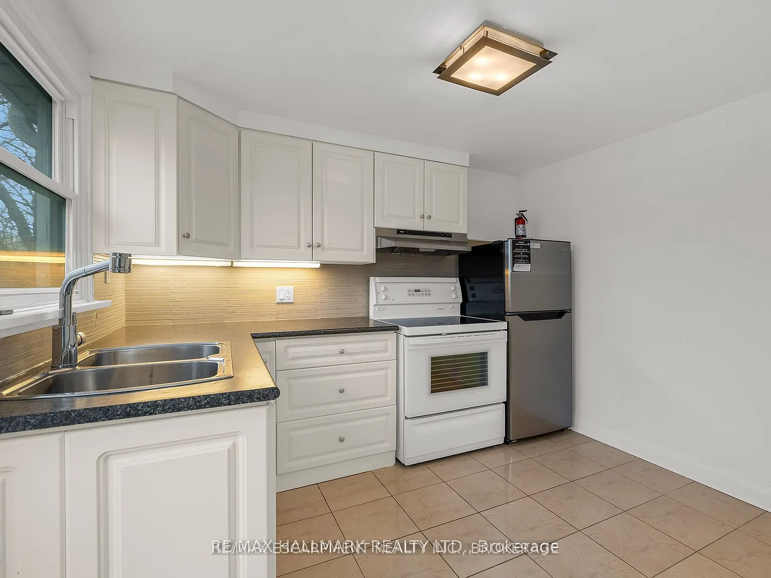 2 bed, $1,700 — Photo 3