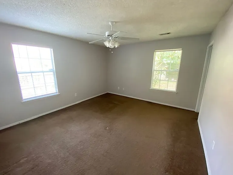 3194 W Parkway Dr — Photo 9