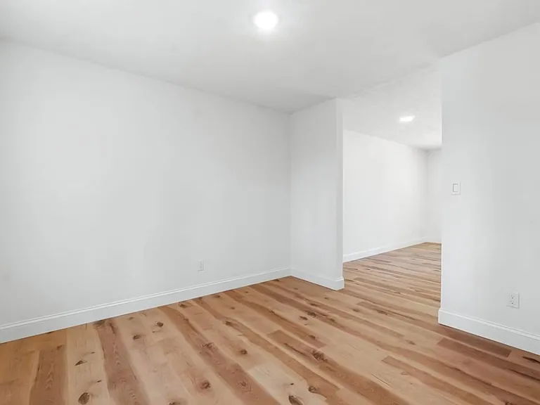 1008 Evangeline Way — Photo 4