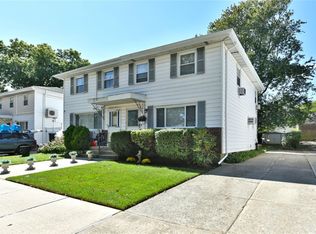 6450 217th St, Oakland Gardens, NY 11364