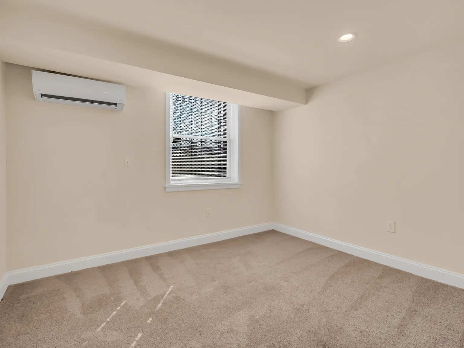 1825 Maryland Avenue — Photo 3