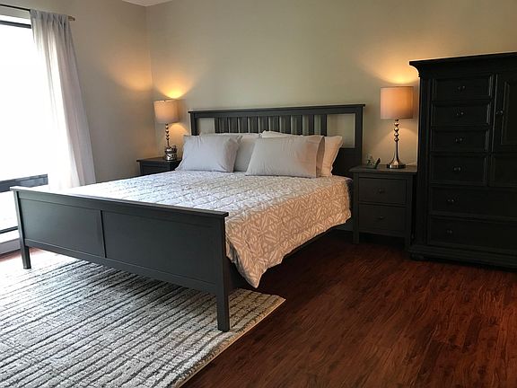 5th image of 456 Laurel Ave
