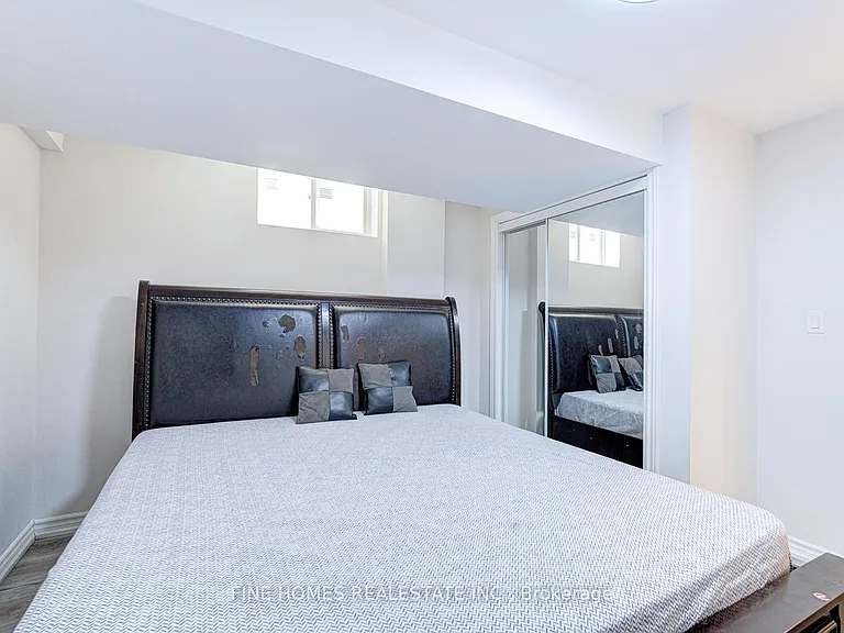 28 Rockwood Cres #LOWER — Photo 9