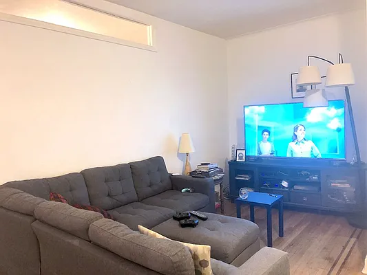 Rented by REAL New York | media 23