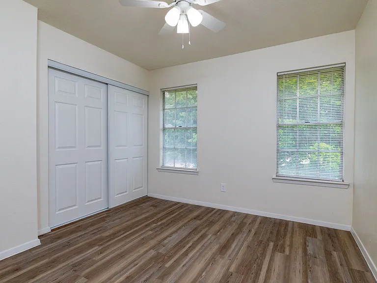 424 Westview Ter — Photo 12