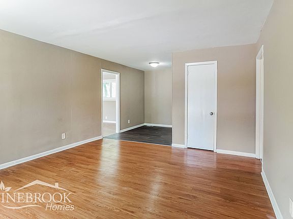 3rd image of 5760 Country Club Dr