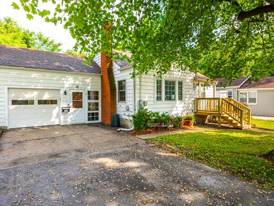 325 Douglas St, Oswego, IL 60543