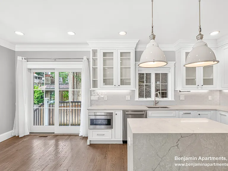 101 Sumner Rd #A — Photo 4