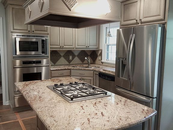 5th image of 2205 Creekside Ln