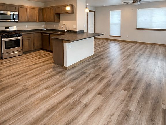 4th image of 1310 Westwood Cir Unit D