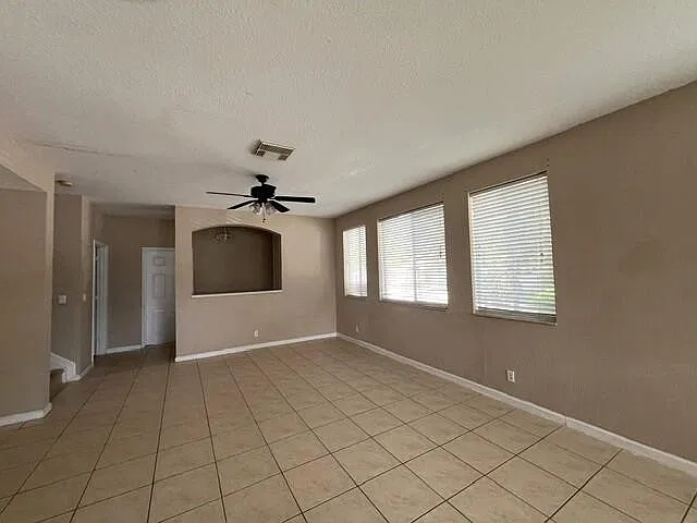 3 bed, 2.5 bath, 1482 sqft, $2,500 — Photo 4