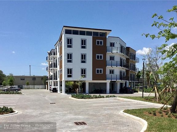 2nd image of 611 NE 29th Dr APT 205