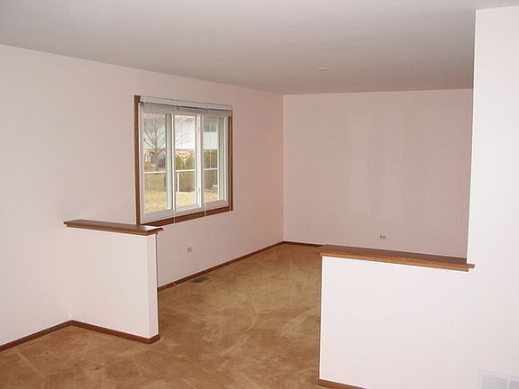 4th image of 7510 Tiffany Dr