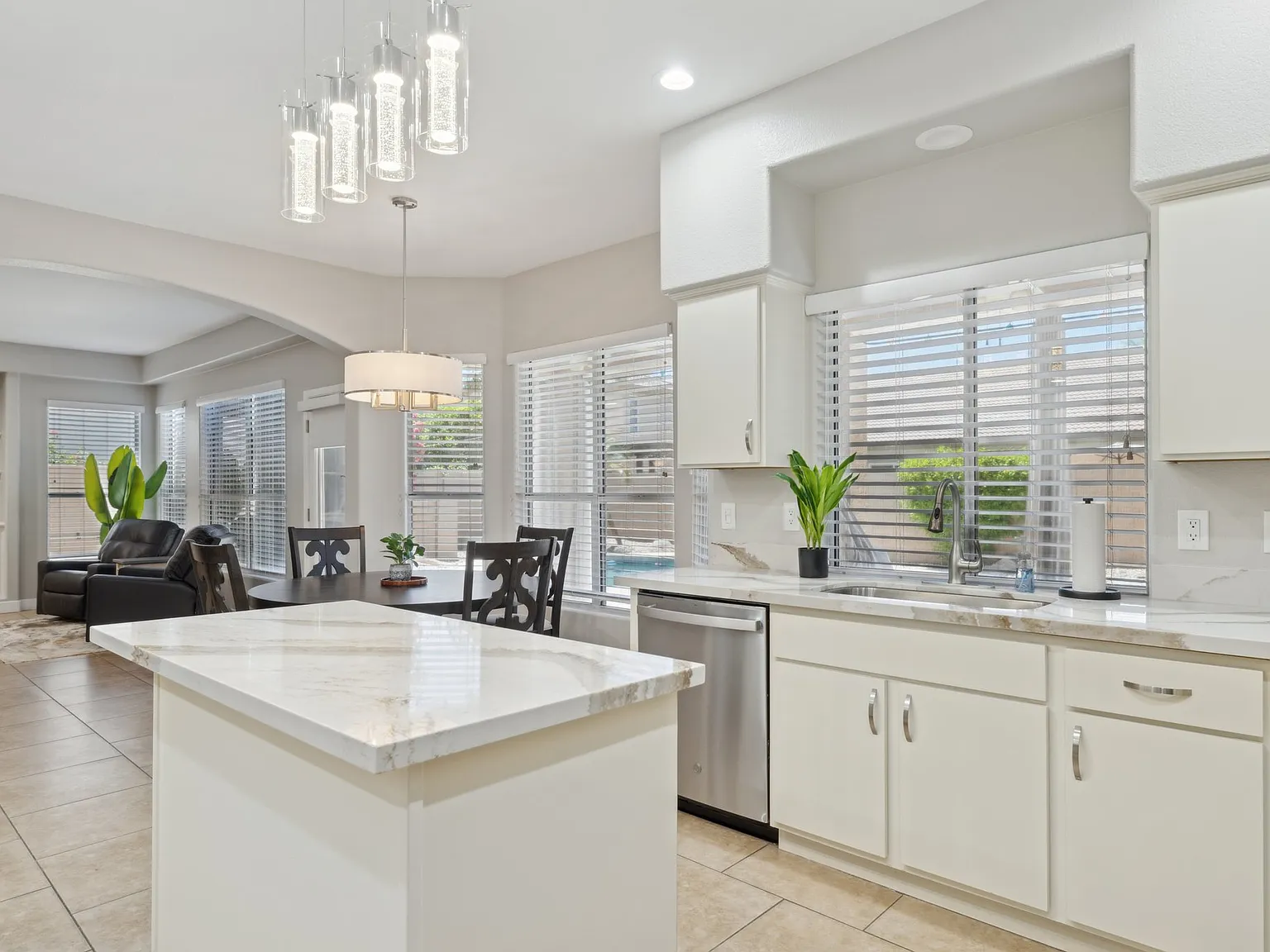 4 bed, 2827 sqft, $4,699 — Photo 2