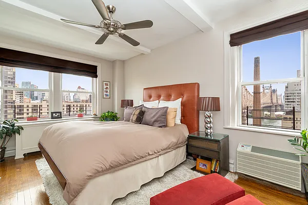 Sold by Sotheby's International Realty | media 26