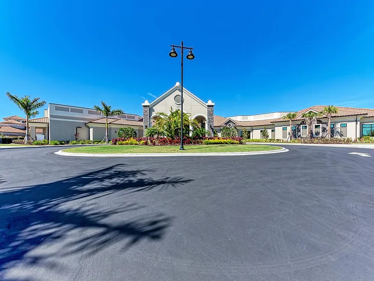 18028 Gawthrop Dr — Photo 45