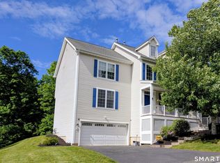 7 Traditions Blvd #7, Southbury, CT 06488