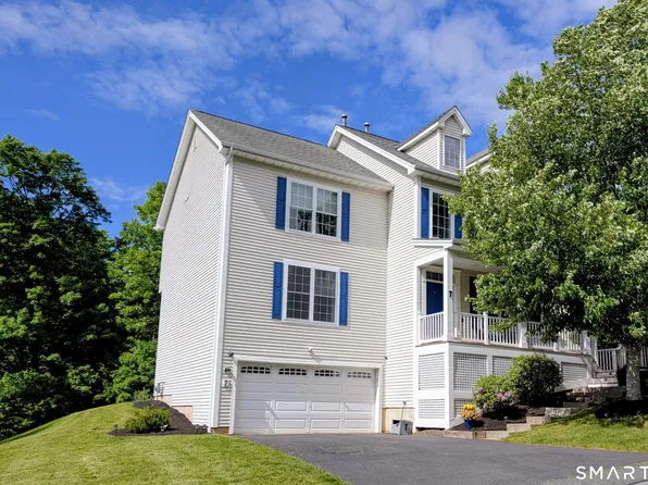 7 Traditions Boulevard #7, Southbury, CT 06488