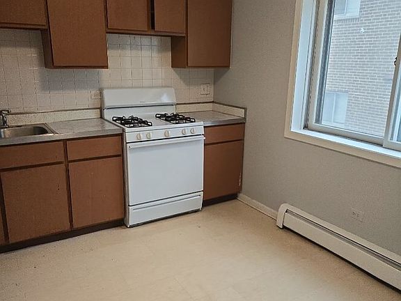 5th image of 550 N Ardmore Ave #1