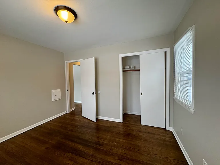 8129 W Villard Ave — Photo 11