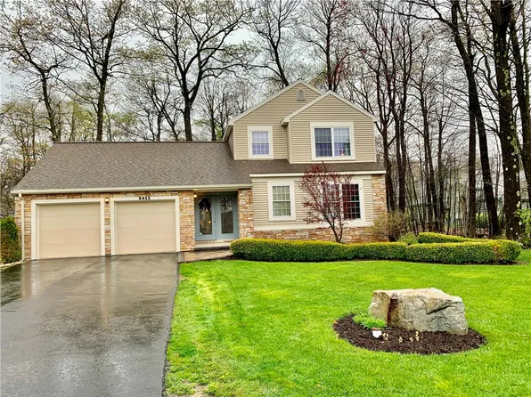 2411 S Ridge Pl, Hidden Valley, PA 15502