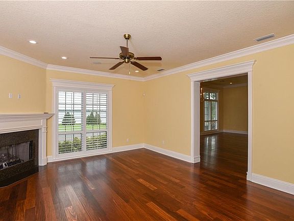 4th image of 425 Palmola St