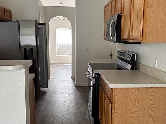 4th image of 16140 SW 19th Avenue Rd