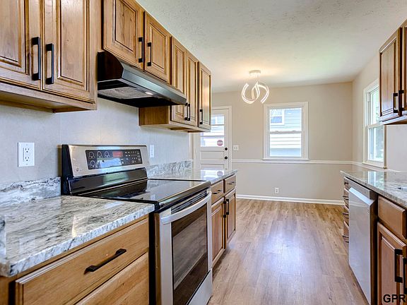 4th image of 1912 S 123rd St