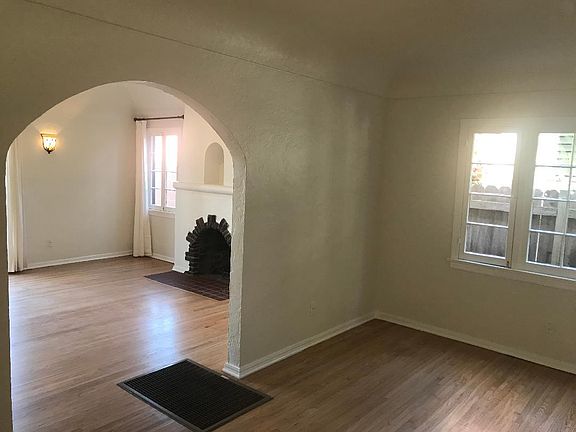 5th image of 1154 Grant Ave