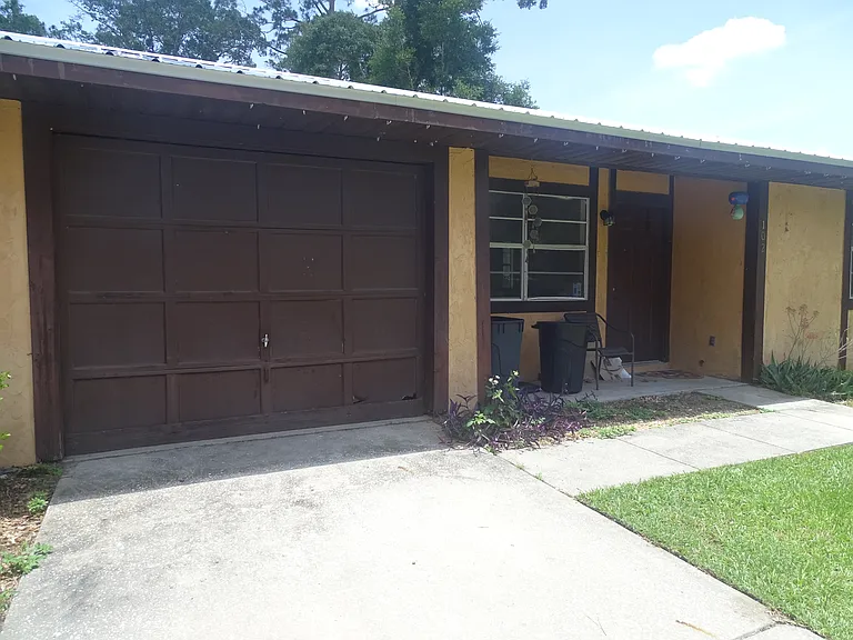 123 SE Bracken Way #102 — Photo 1