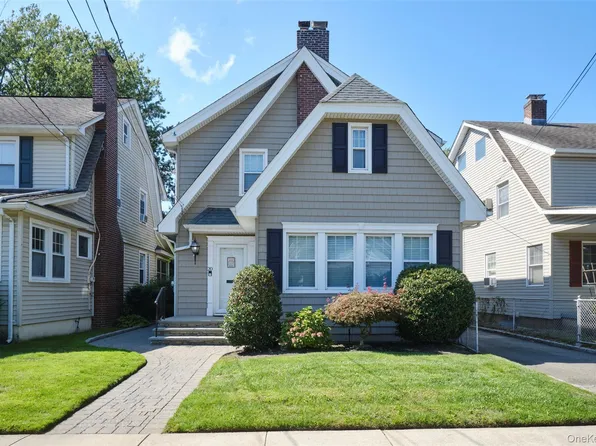 20 Geranium Avenue, Floral Park, NY 11001