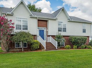 130 Prosperity Dr, Baxter, TN 38544