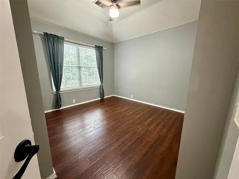 804 Tapestry Cv — Photo 22
