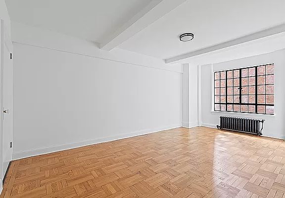 2nd image of 140 E 40th St APT 5E